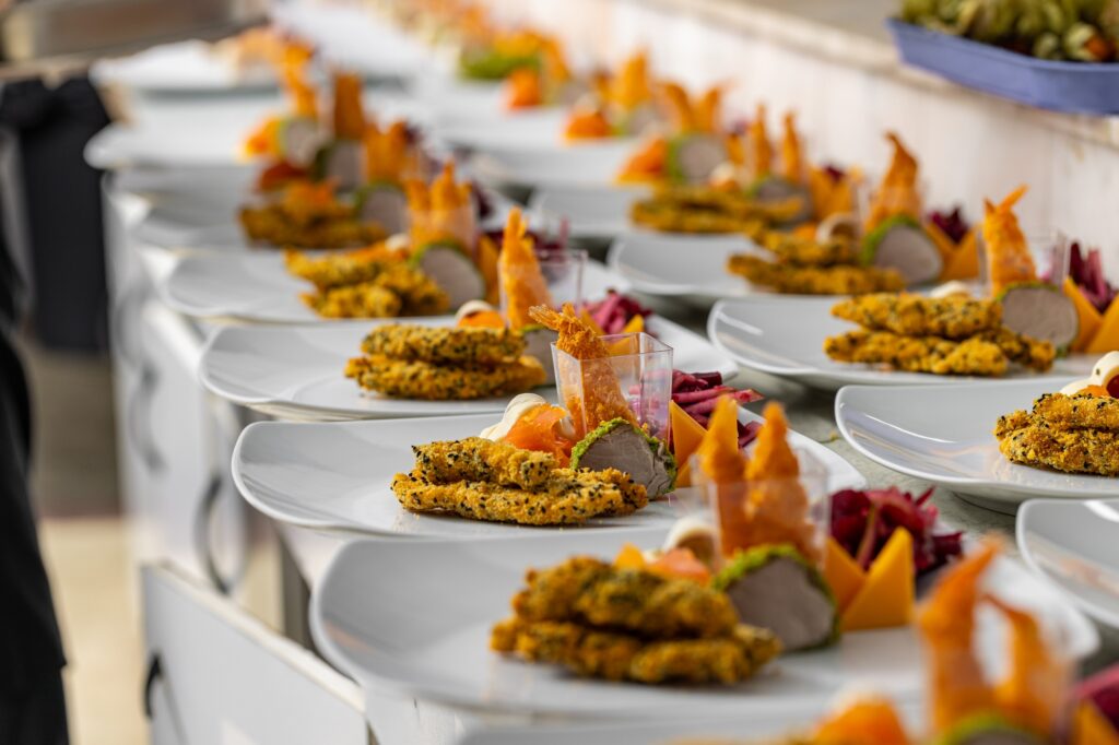 Catering table set service